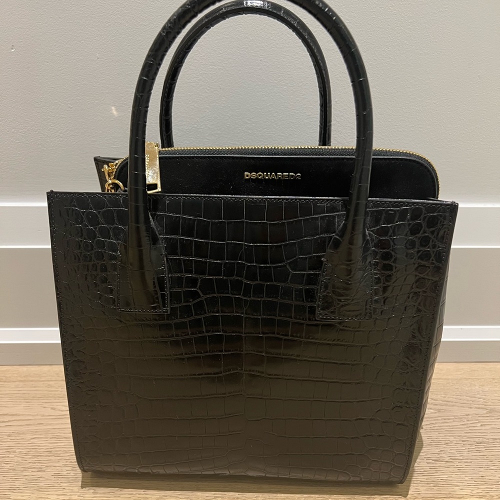 Dsquared2 patent leather purse